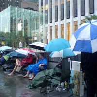 iphone-apple-store-live1.jpg