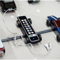 iphone-derby-car-1.jpg