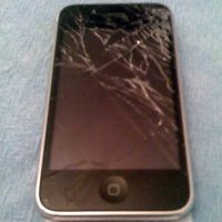 brokeniphone3g.jpg