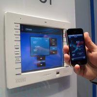 crestron-iphone-cedia2769.jpg