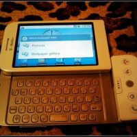 htc-dream-android-phone-spy-shots-2.jpg