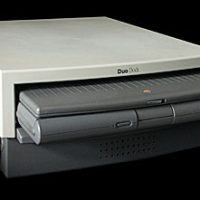 apple_duodock_1.jpg