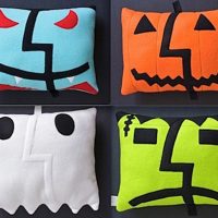 finderpillowsx_02.jpg