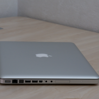 MacBook Pro Unibody (latéral gauche)