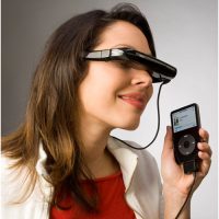 Vuzix_iWear_AV310WS1.jpg