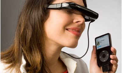 Vuzix_iWear_AV310WS1.jpg