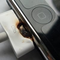 iphone-fire-20090304-600.jpg.jpg