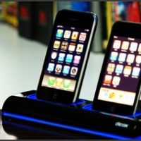 dexim-dca037-dual-dock-charger-for-iphone-ipod.jpg.jpg