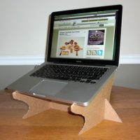 laptopstand-550x412.jpg