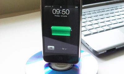 recycled-cd-iphone-dock_1.jpg
