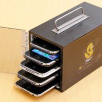 iphone-server-phone-duck-rm-eng.jpg
