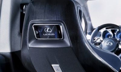 500x_Lexus-LF_Ch-iPhone-Headrest.jpg