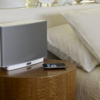 sonos-s5-ipod--touch-bed.jpg