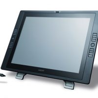Cintiq21UX_Front_Angle_pen_holder_300dpi.jpg