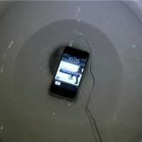 iphone-dropped-in-the-toilet.jpg