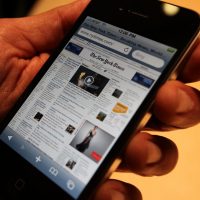 iPhone-4-screen-pixels.jpg
