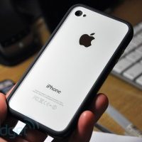 whiteiphone4hero306272010.jpg