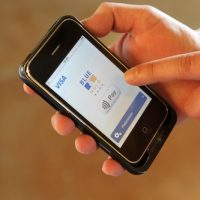 135657-in2pay_iphone.jpg