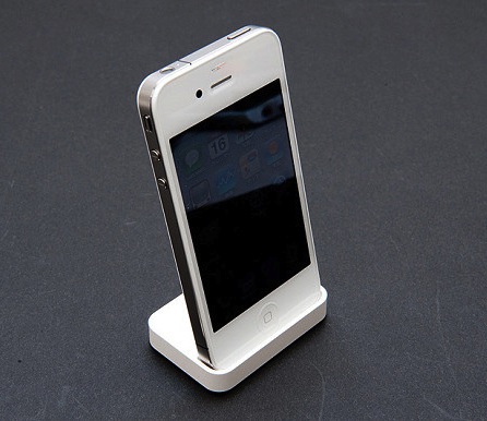 142240-white_iphone_4_dock.jpg