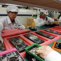iPhoneChinaPlant.jpg
