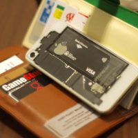072911_vk_iphoneNFC.jpg