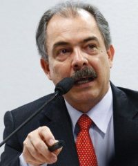ministro-da-ciencia-tecnologia-e-inovacao-aloizio-mercadante-1315944077489_200x285.jpg