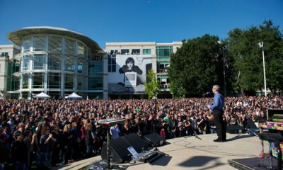 19October-19-Employee-Celebration-of-Steve-Jobs-Life.jpg