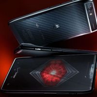 droidrazr-1318904332.jpg