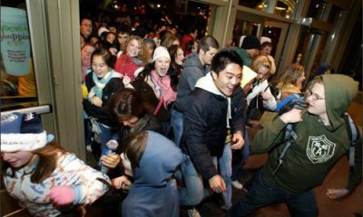 2008-11-25-20071201015559_621blackfriday_lede2.jpg