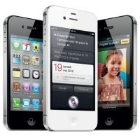 iPhone4s_FR_3up_Photo_Siri_Sprgbd_PRINT.jpg