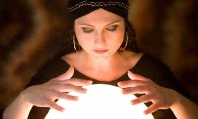 voyance-et-boule-de-cristal-medium-art-devinatoire.jpg