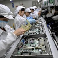100606-foxconn-hmed-321p.jpg