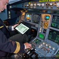 ipad_flight_bag_pilot.jpg