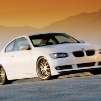 epcp_0801_05_z_white_bmw_335i_side_view.jpg