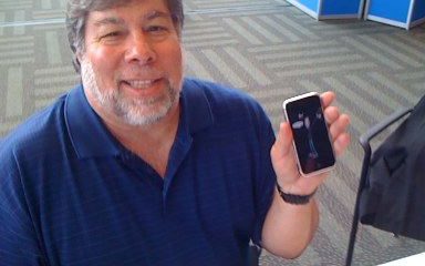 steve-wozniak-iphone.jpg