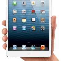 ipad_mini_inhand_wht_ios6_print.jpg