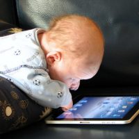 baby-and-ipad.jpg