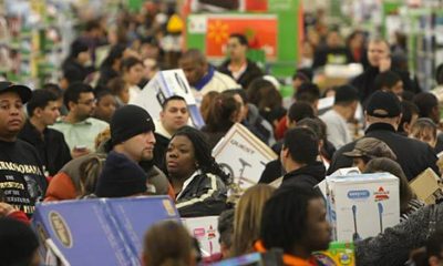 chi-walmart-moves-black-friday-earlier-on-than-001.jpg