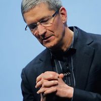 tim-cook-apologizes-435cs092812.jpg