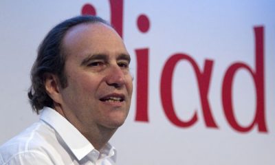 73546_xavier-niel-founder-of-french-broadband-internet-provider-iliad-speaks-during-a-news-conference-to-present-the-company-s-2011-full-year-results-in-paris.jpg