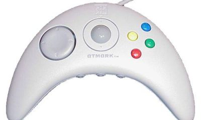La manette de la Pippin, la console d'Apple et de Bandai.