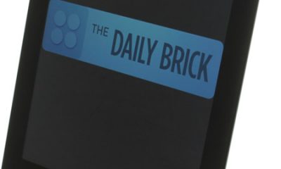 thedailybrick-lego-ipad-dock-2.jpg