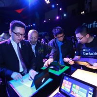 Lors du lancement de Surface Pro en Chine.