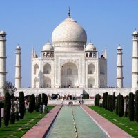 taj_mahal_in_march_2004-2.jpg