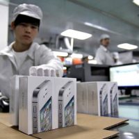 foxconn-iphone_large_verge_medium_landscape.jpg