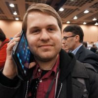 L'Ascend Mate d'Huawei : 6,1 pouces contre l'oreille.