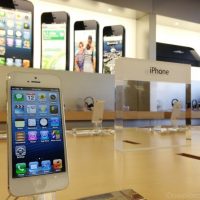 iphone-5-apple-store-e1356688010284.jpg