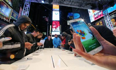 samsung-galaxy-s4-unpack-in-time-square.jpg