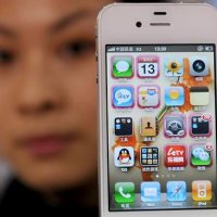 015848-120113china-iphone-4s.jpg