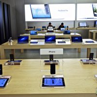 apple-store-coquitlam-centre-2829-barnet-hwy-coquitlam-bc-buyric-places-16.jpg